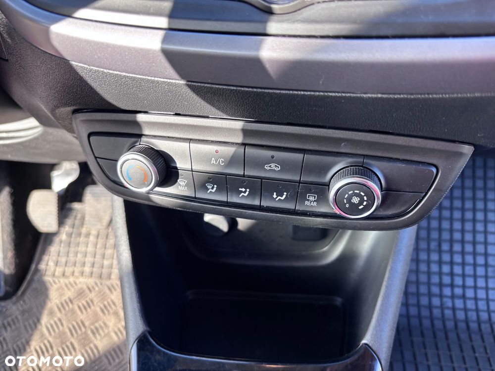 Opel Crossland X - 10