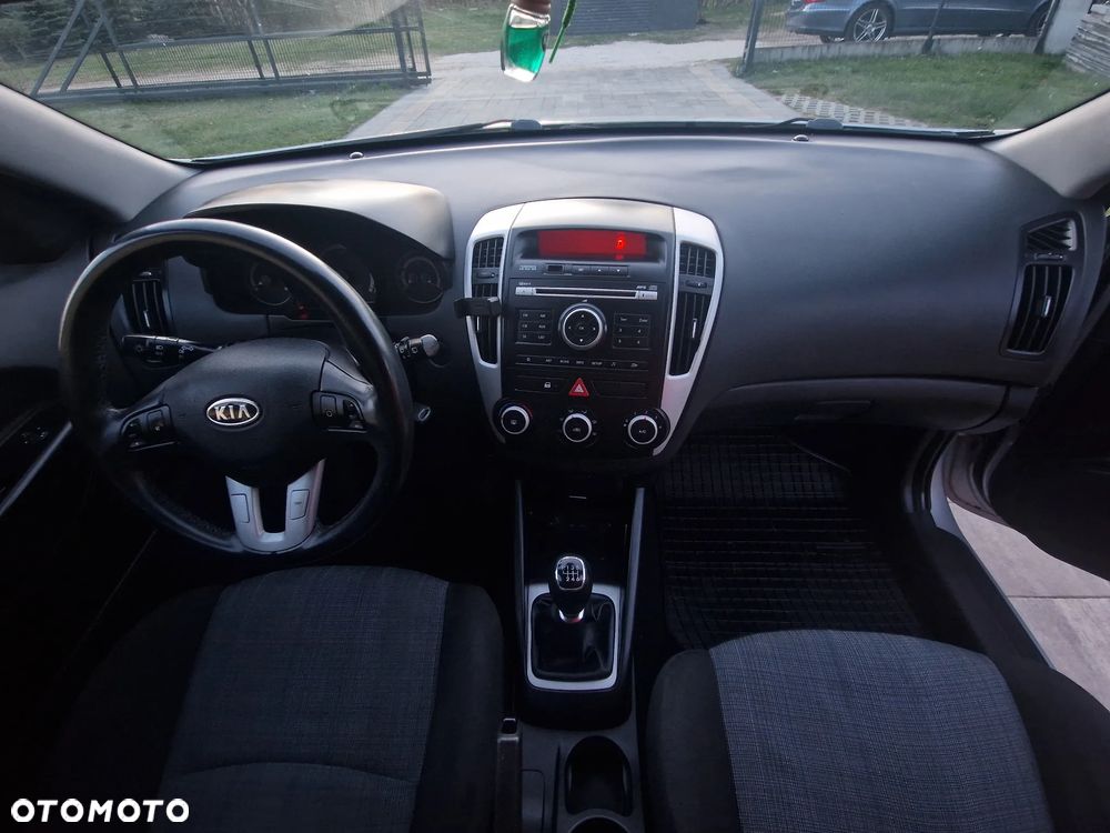 Kia Ceed 1.6 Crdi M - 5