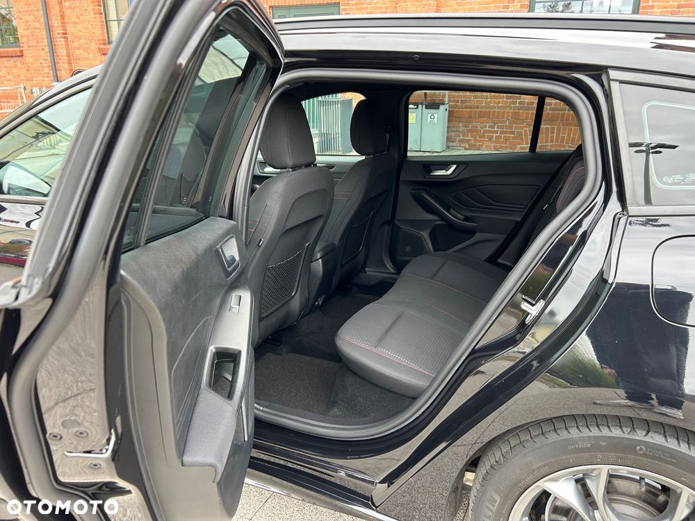 Ford Focus - 23
