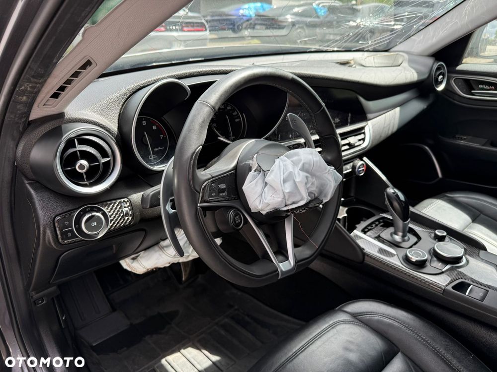 Alfa Romeo Giulia - 14