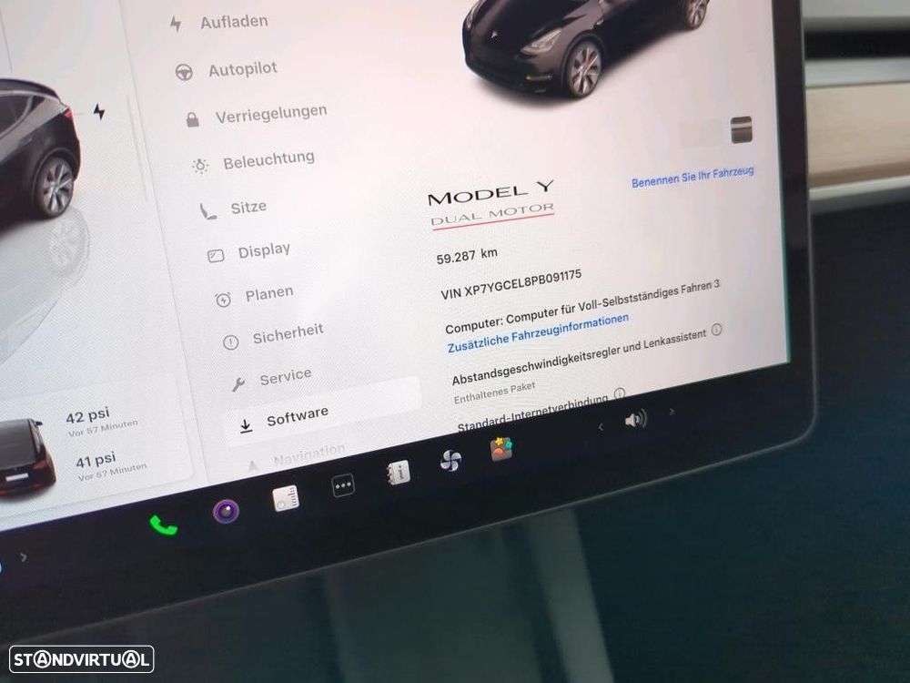 Tesla Model Y Performance Dual Motor AWD - 11