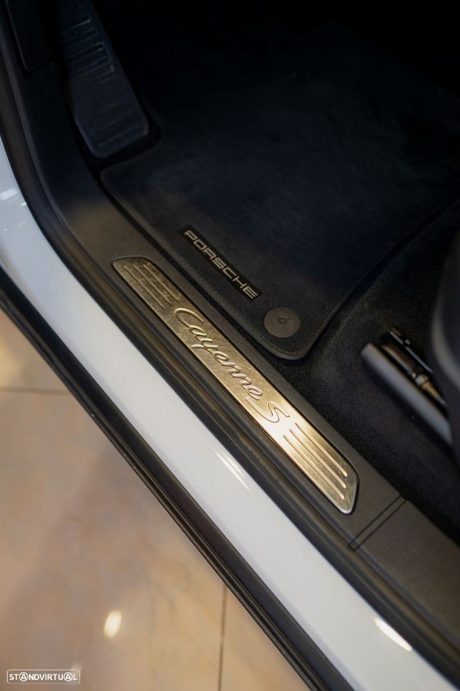 Porsche Cayenne S E-Hybrid - 27