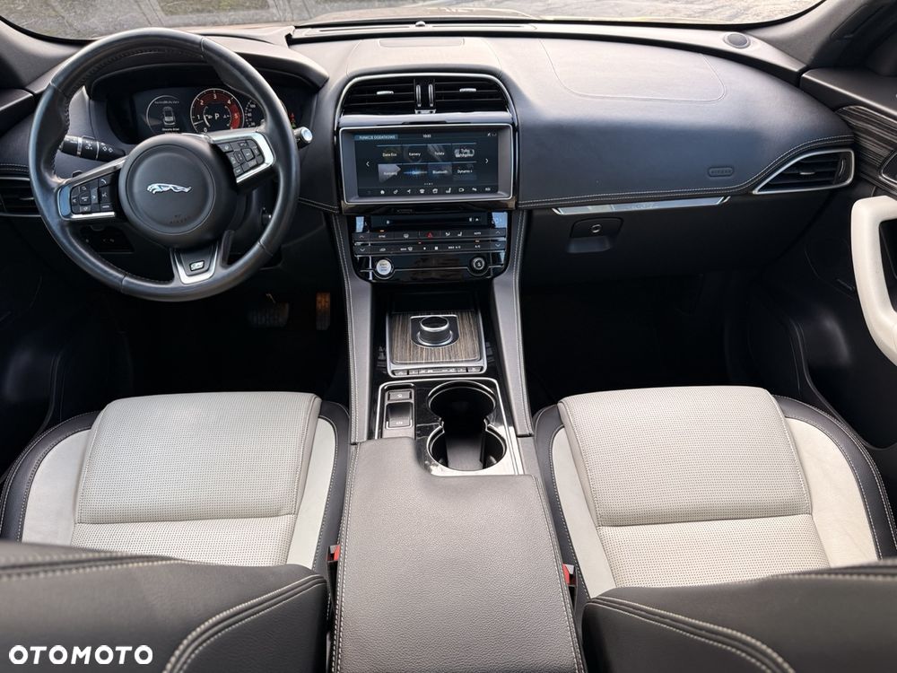 Jaguar F-Pace 3.0 TDV6 AWD R-Sport - 13