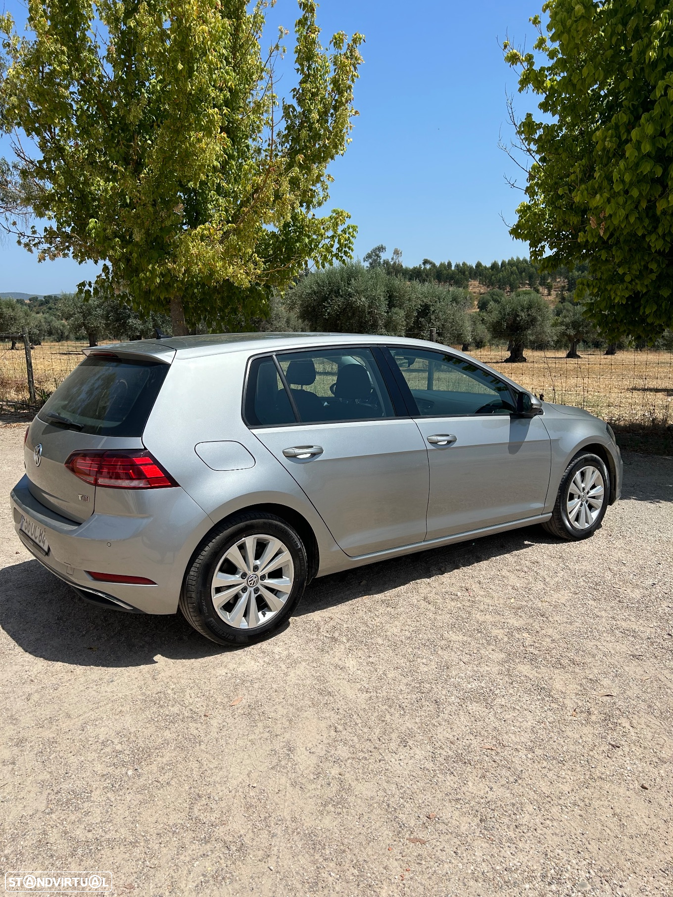 VW Golf 1.6 TDI Confortline DSG - 8