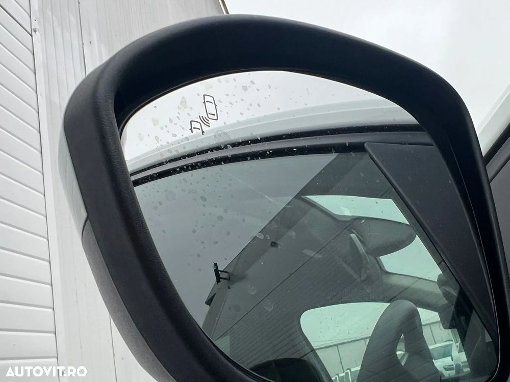 Dacia Sandero Stepway TCe 90 MT6 Comfort - 24