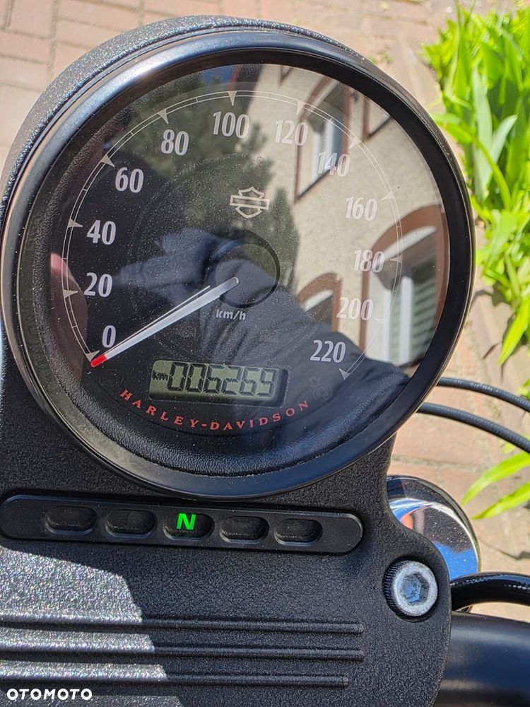 Harley-Davidson Sportster Iron 883 - 7
