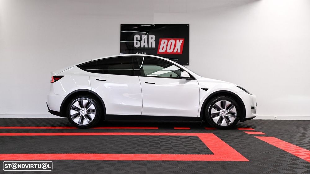 Tesla Model Y Long Range Dual Motor AWD - 17