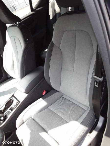 Volvo XC 40 B3 B DKG Plus Black Edition - 11