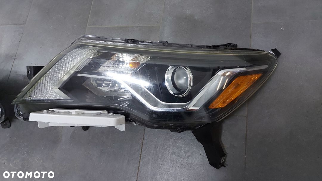 Nissan Pathfander R52 USA lampa przód lewa prawa - 3