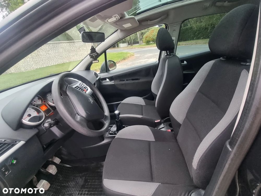 Peugeot 207 1.4 16V Presence - 20