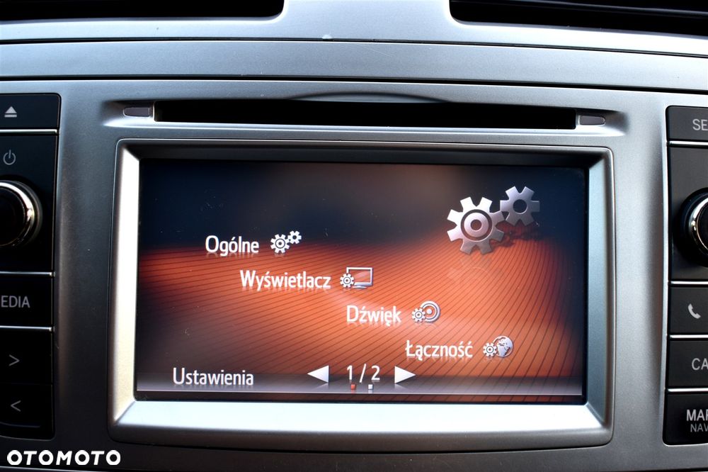 Toyota Avensis 1.8 Sol NAVI - 36