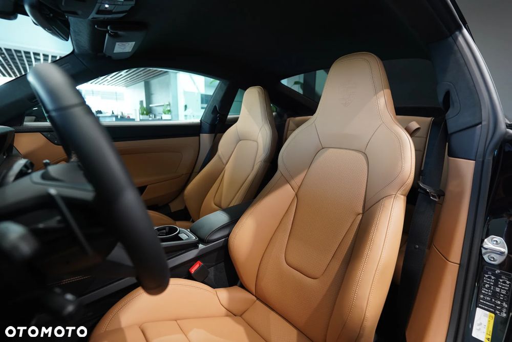 Porsche 911 GT3 Touring PDK - 9