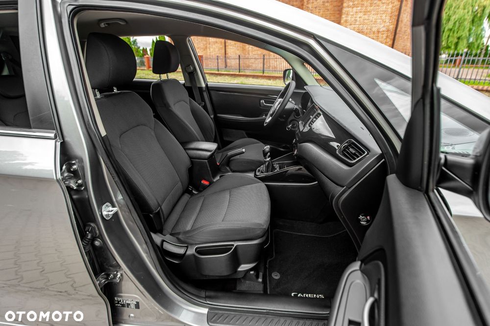Kia Carens 1.6 GDI ISG Spirit - 37