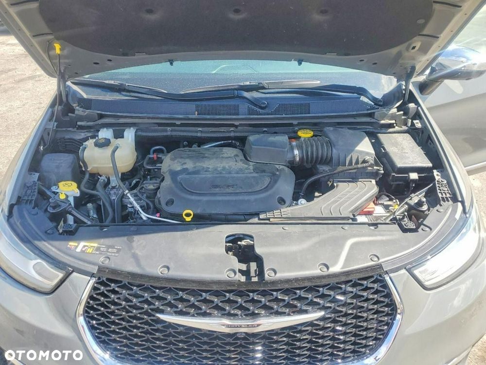 Chrysler Pacifica - 12