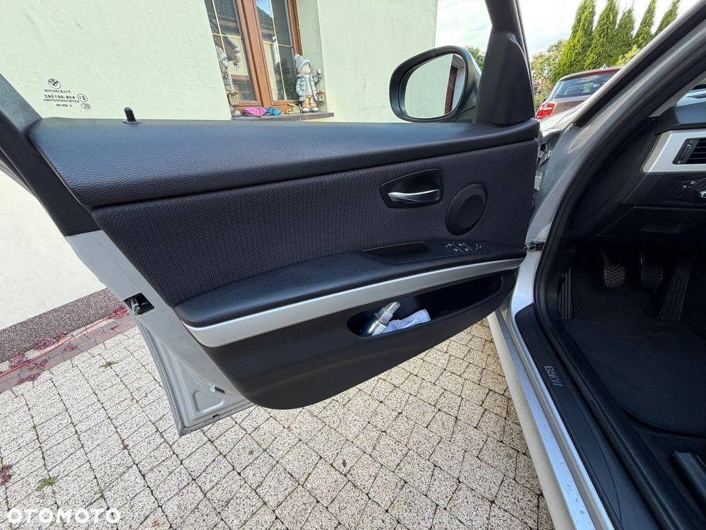 BMW Seria 3 318d DPF Edition Lifestyle - 19