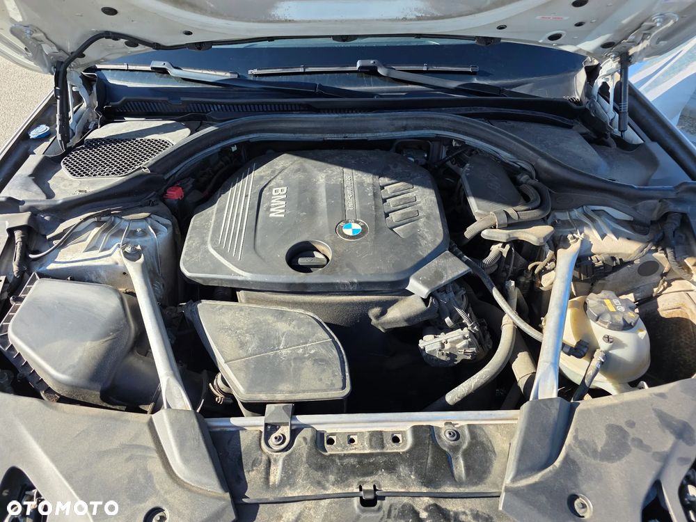 BMW Seria 5 520d xDrive M Sport Edition - 14