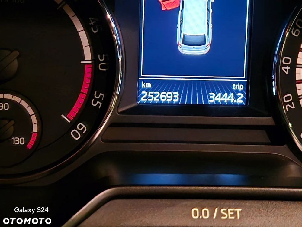 Skoda Octavia 2.0 TDI RS Challenge DSG - 8