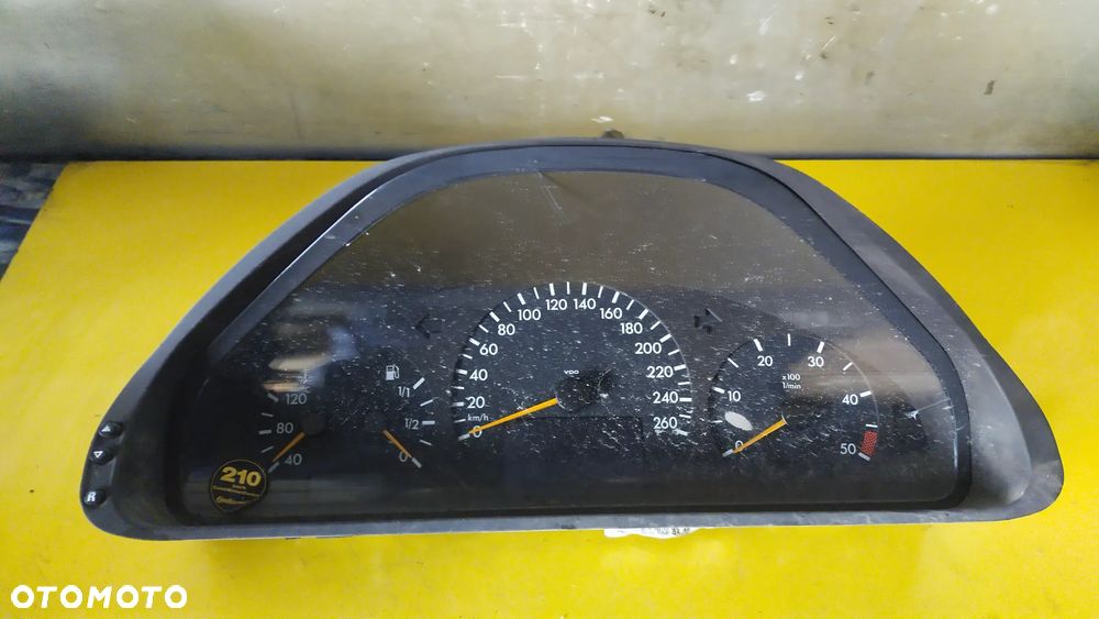 MERCEDES W210  LICZNIK A2105405248 - 1