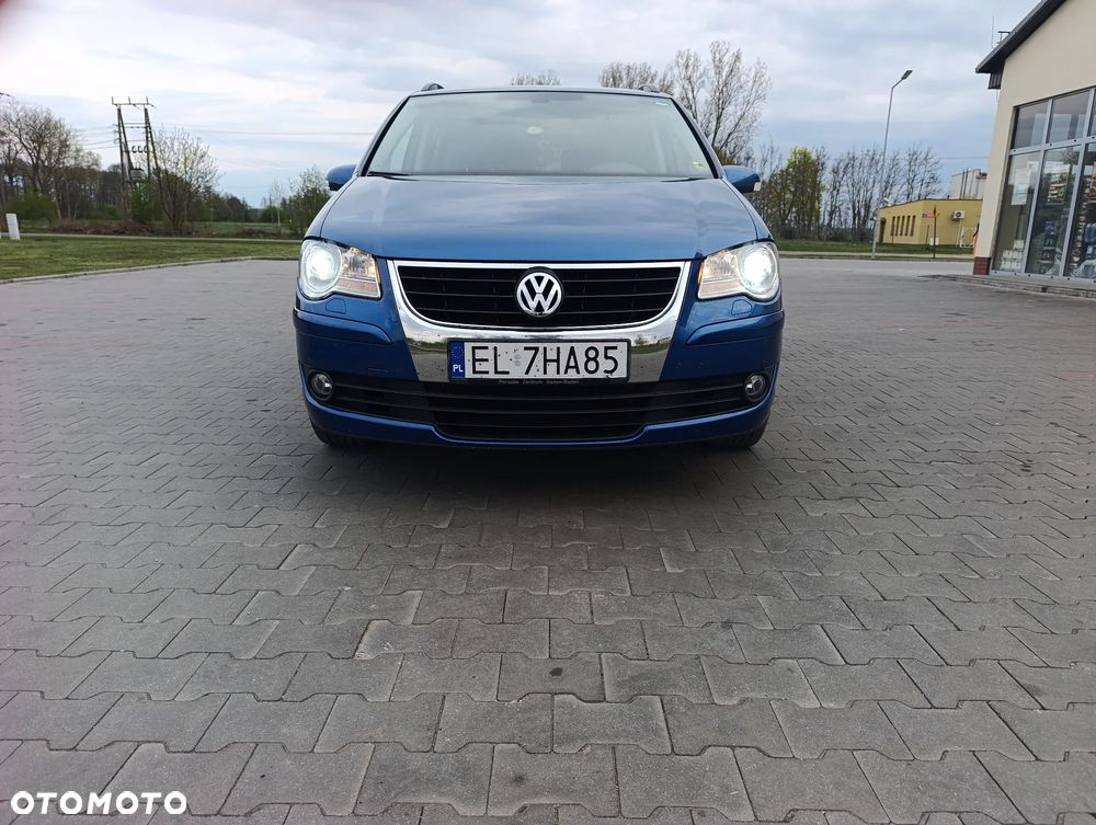 Volkswagen Touran - 8