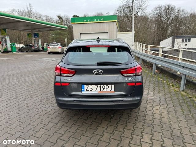 Hyundai i30 1.5 DPI Classic + - 4