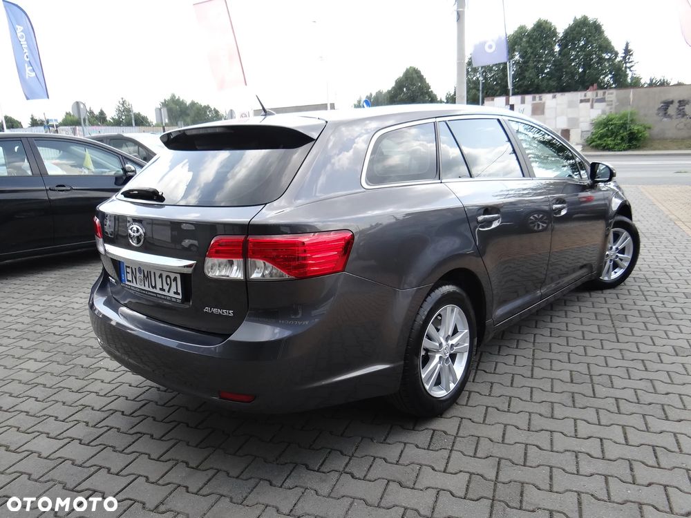 Toyota Avensis Touring Sports 1.8 Executive - 3