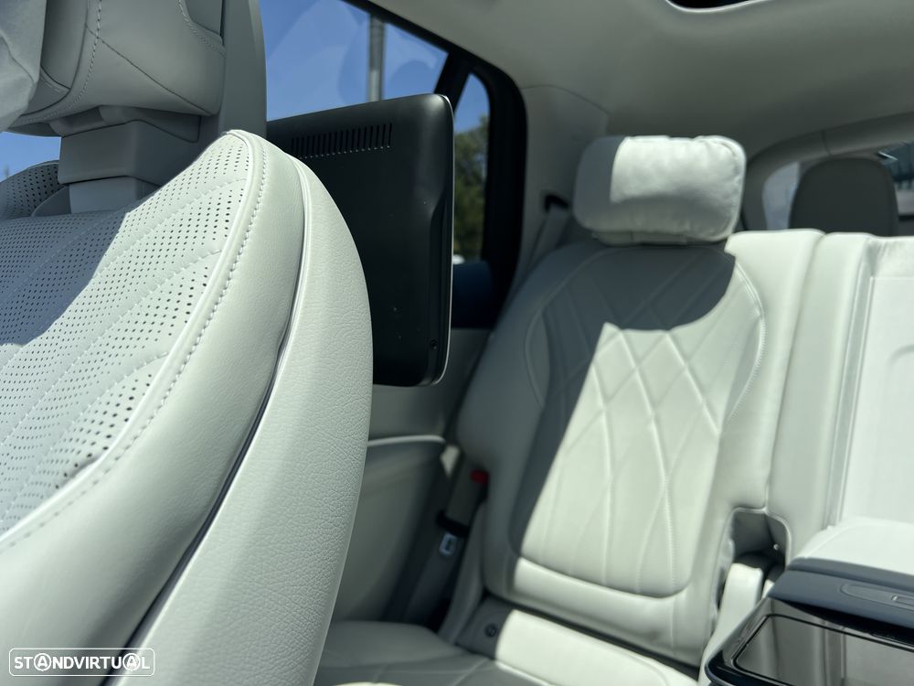 Mercedes-Benz EQS - 48