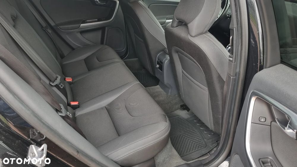 Volvo V60 D4 Geartronic Momentum - 15
