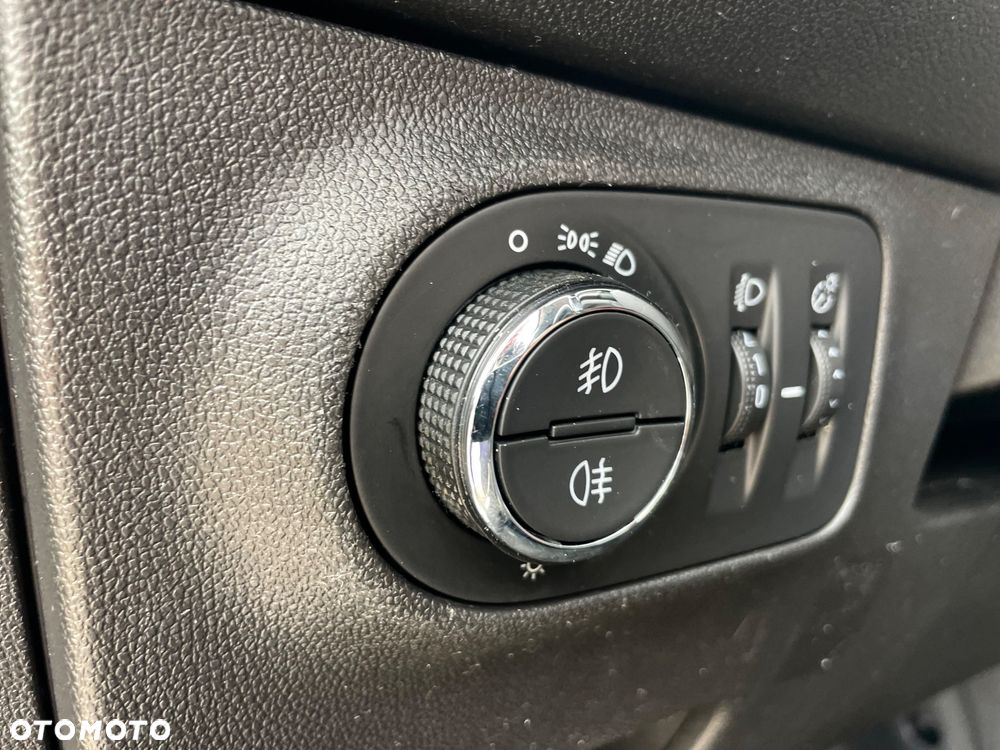 Opel Corsa 1.4 16V Active - 28