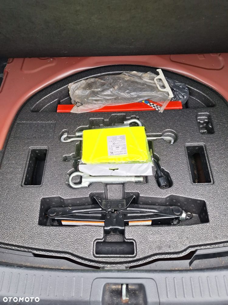 Toyota Corolla 1.8 Hybrid GPF Executive - 24