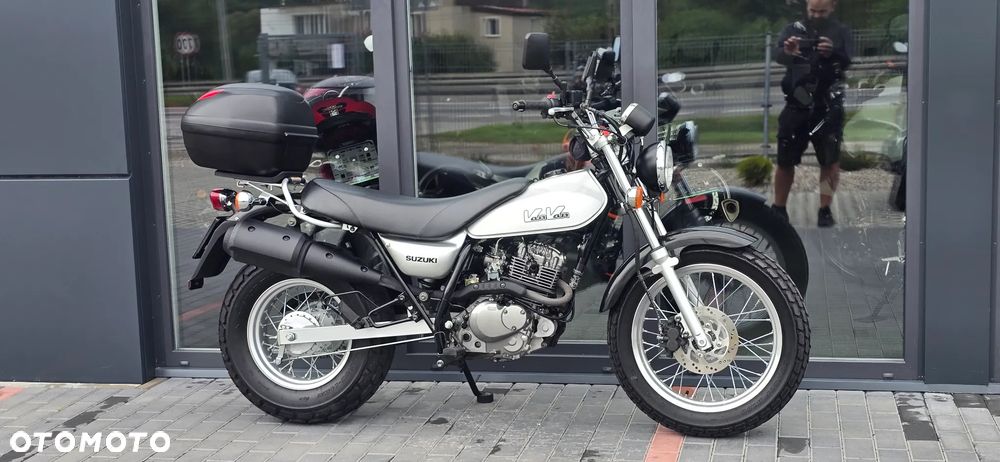 Suzuki RV