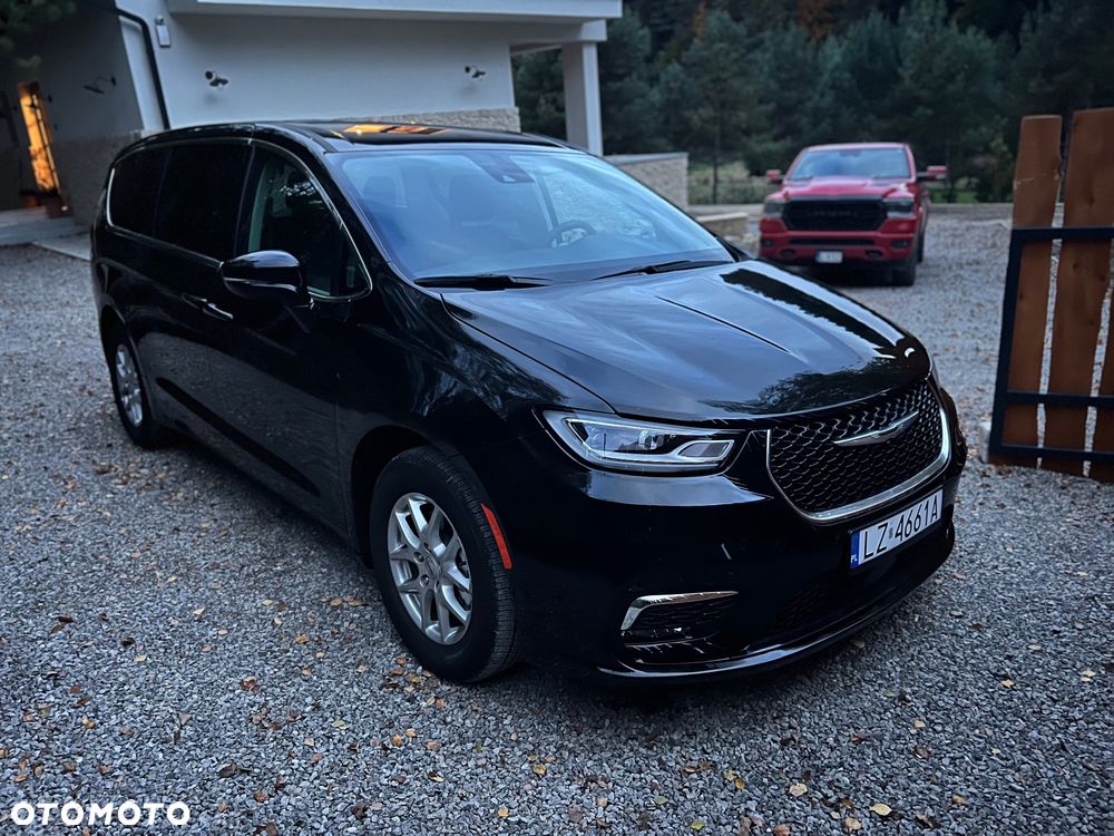 Chrysler Pacifica - 16