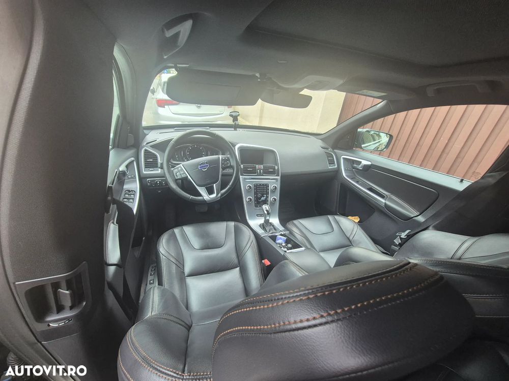 Volvo XC 60 D5 AWD Geartronic Summum - 18