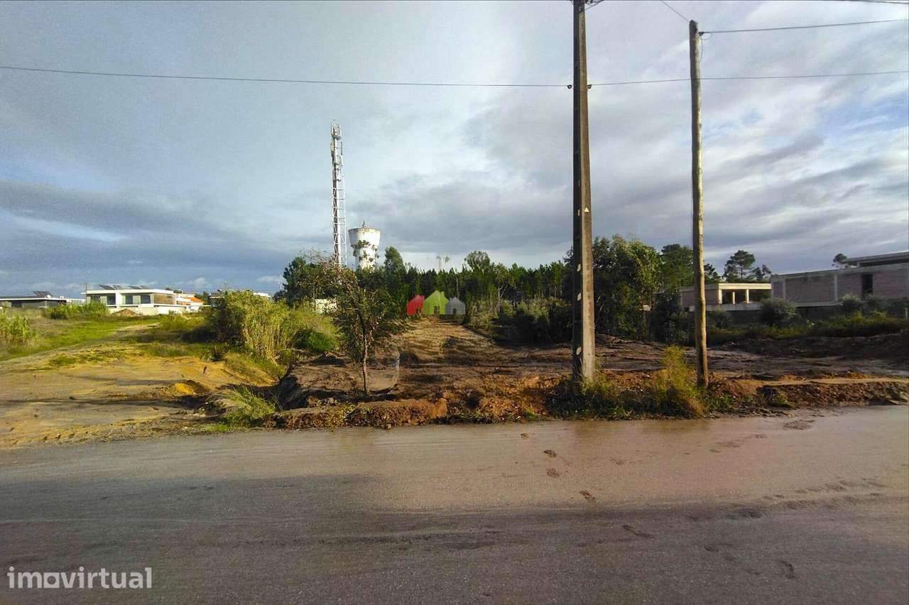 Terreno com 1.609,50 m2 em Monte Real, Leiria - Grande imagem: 3/4