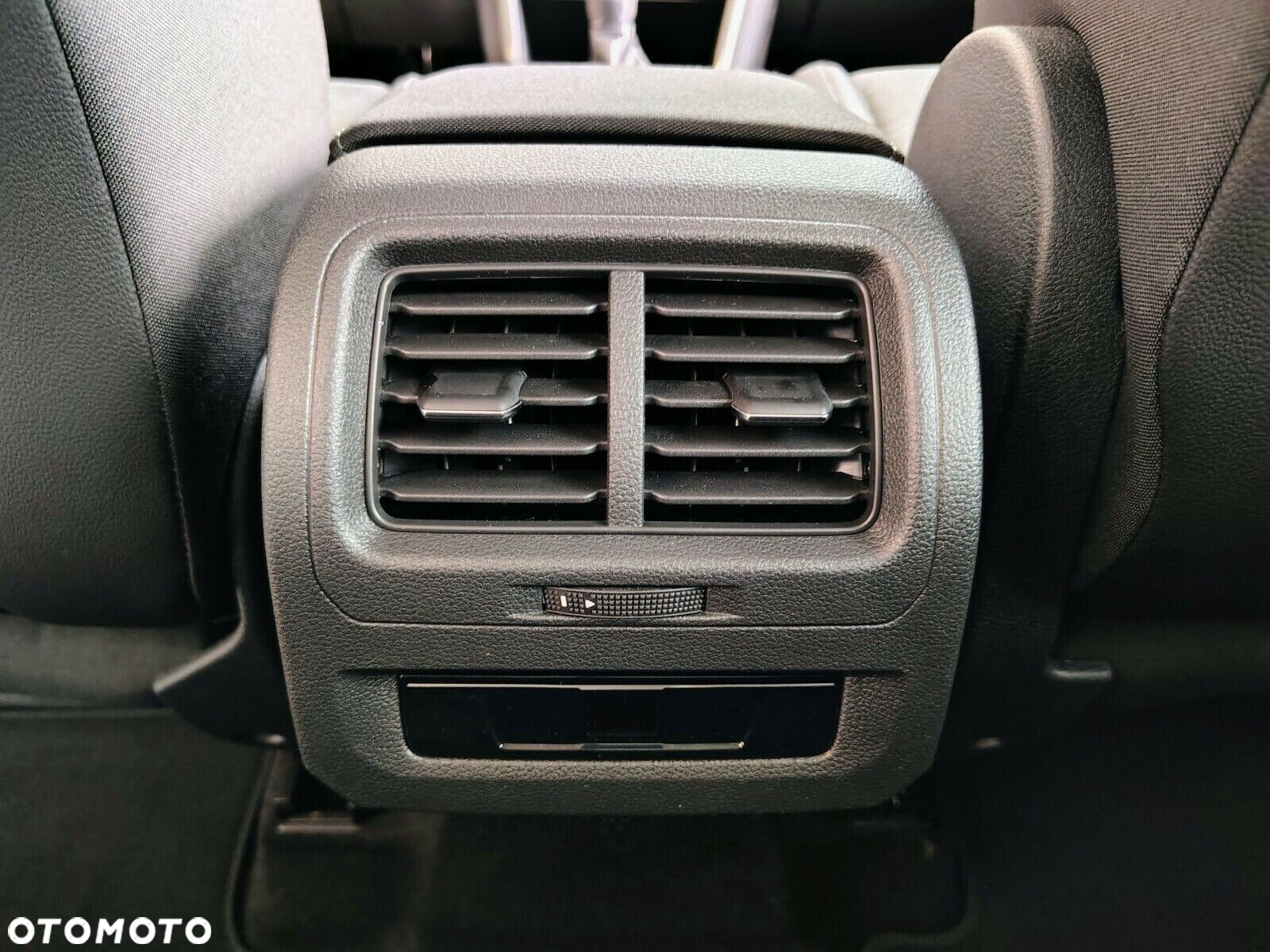 Volkswagen Touran - 16