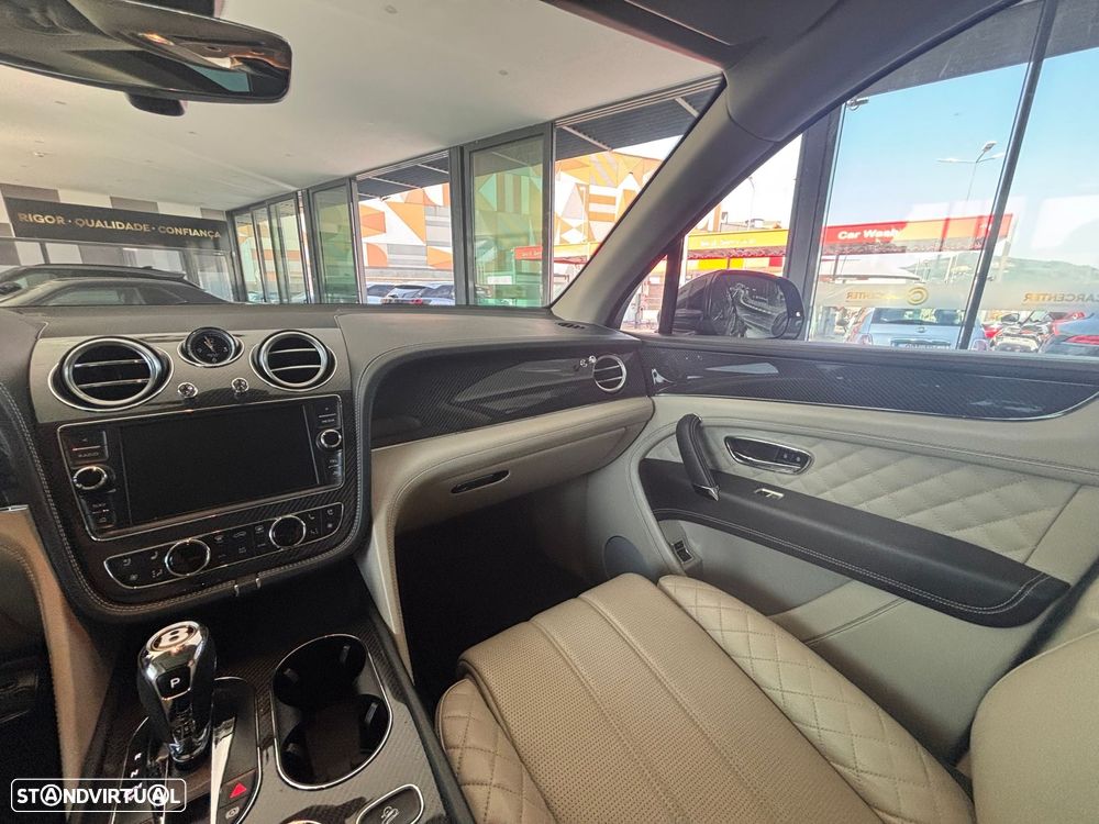 Bentley Bentayga - 12