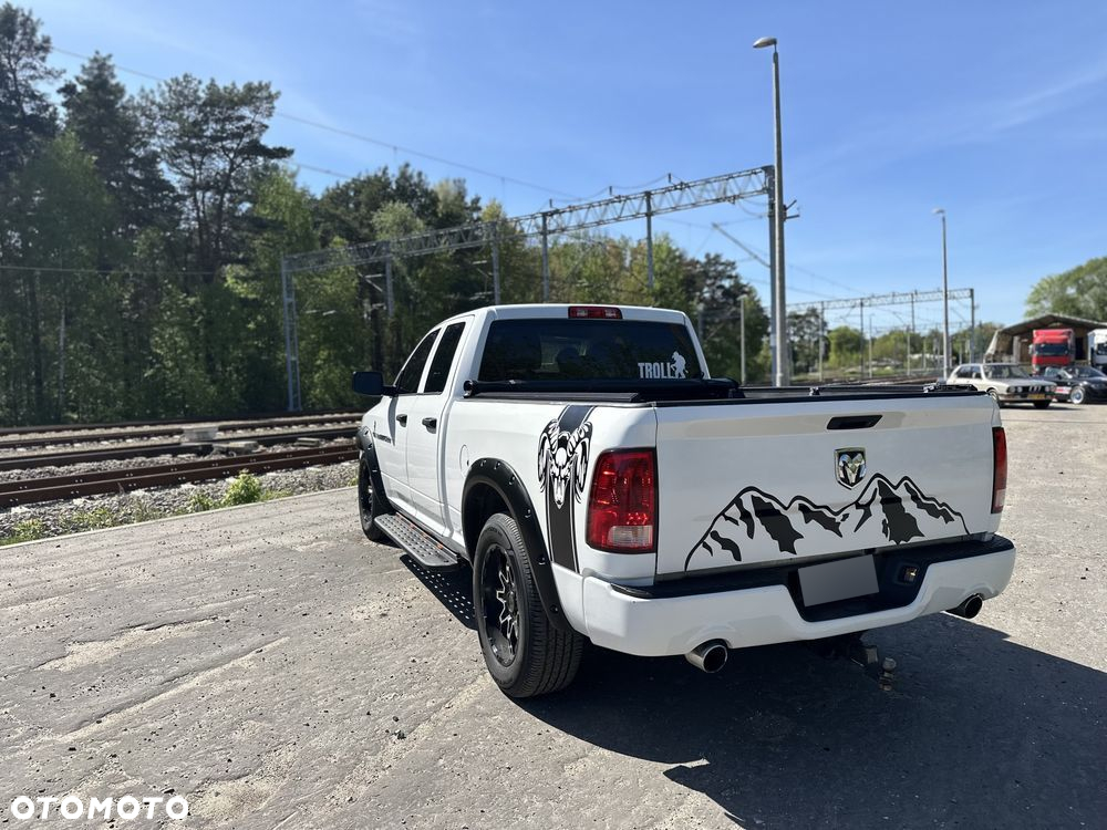 Dodge RAM 1500 5.7 4x4 - 5