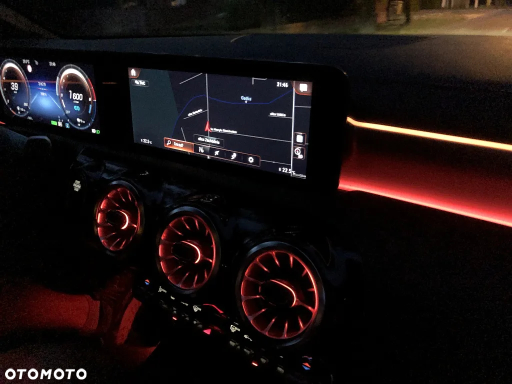 Mercedes-Benz CLA 250 E AMG Line 8G-DCT - 39