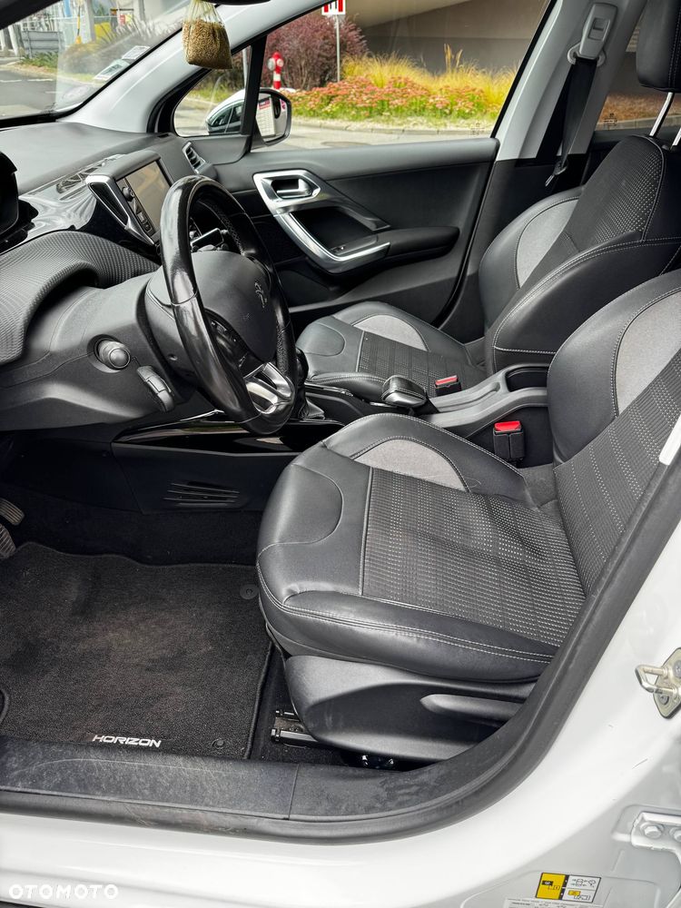 Peugeot 2008 1.2 Pure Tech GPF Allure S&S - 10