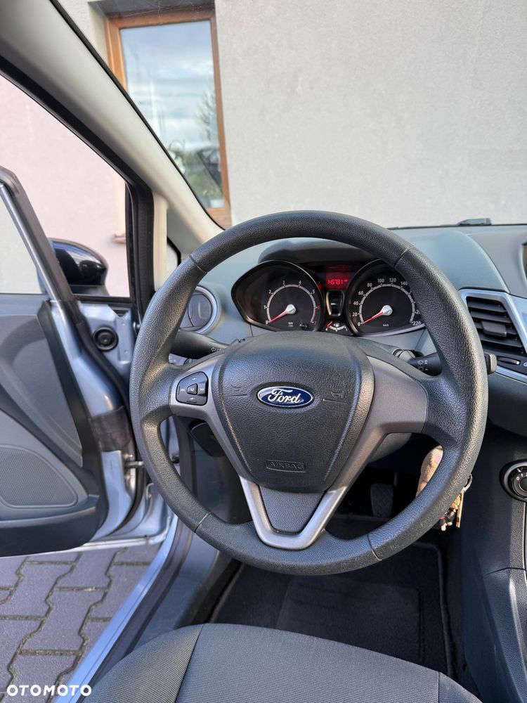 Ford Fiesta 1.25 Trend - 32