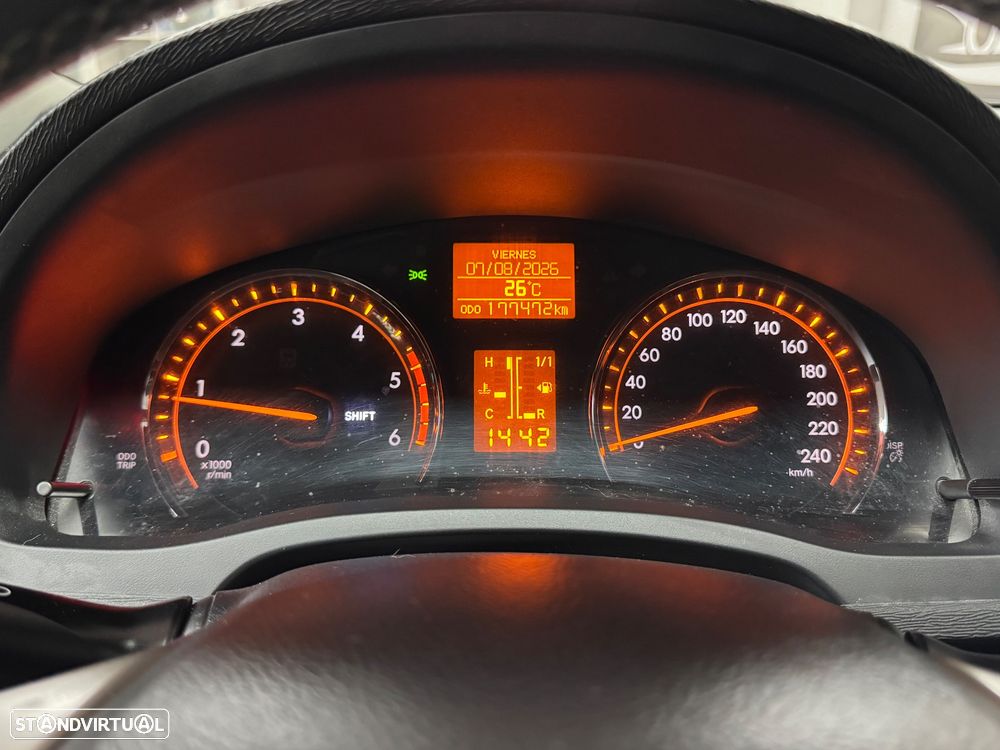 Toyota Avensis SW 2.0 D-4D Exclusive +Pele+GPS - 25