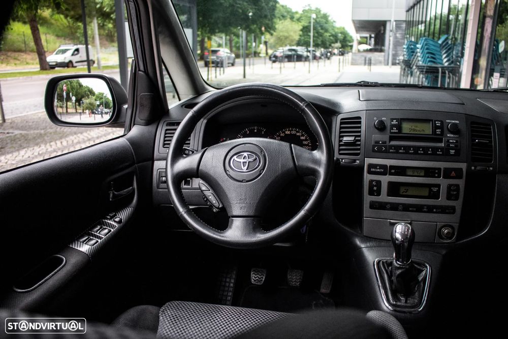 Toyota Corolla Verso 2.0 D-4D - 31