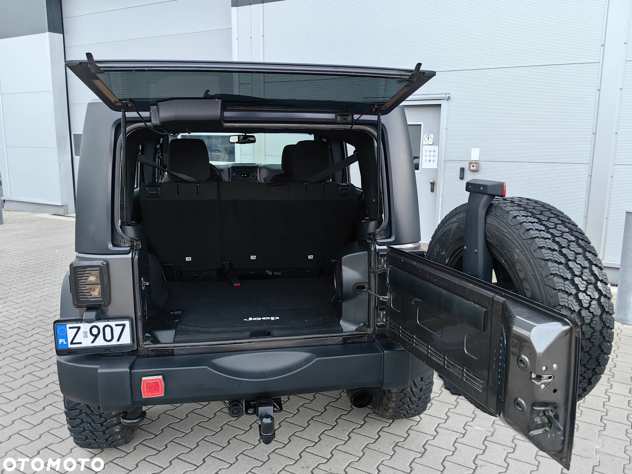 Jeep Wrangler Unlimited 3.6 Automatik Sahara - 24