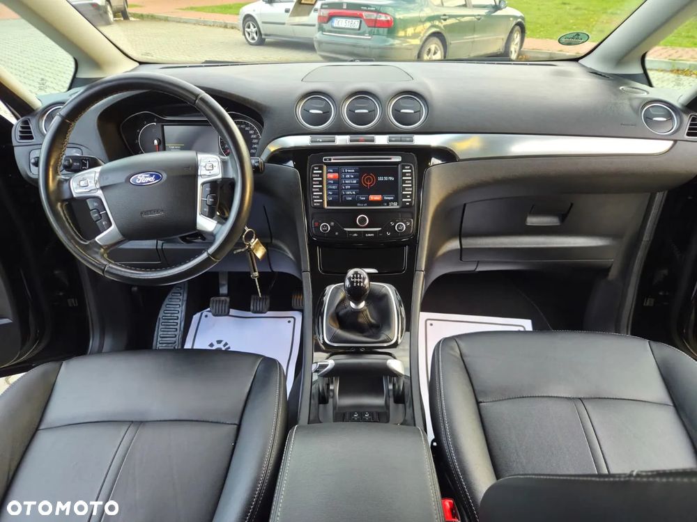 Ford S-Max 2.0 TDCi DPF Ambiente - 18
