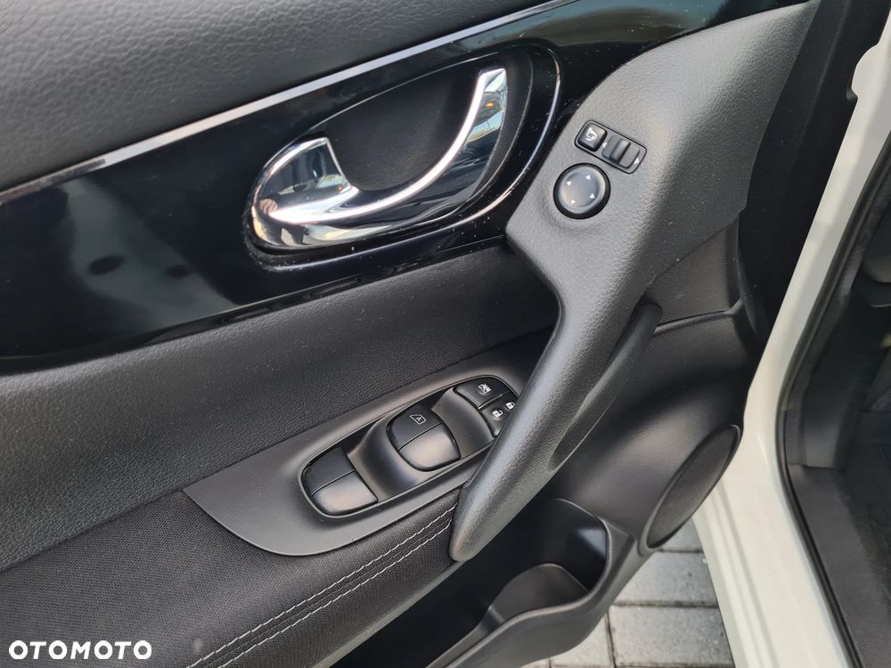 Nissan Qashqai 1.6 DIG-T N-Connecta - 9