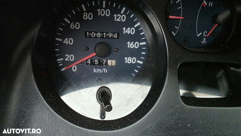 Toyota RAV4 - 8