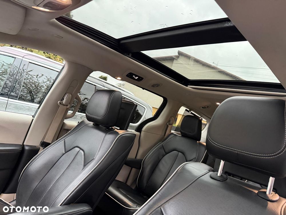 Chrysler Pacifica - 9