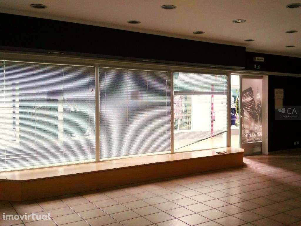 Loja com 95m² para venda, situada em Samora Correia - Grande imagem: 4/11