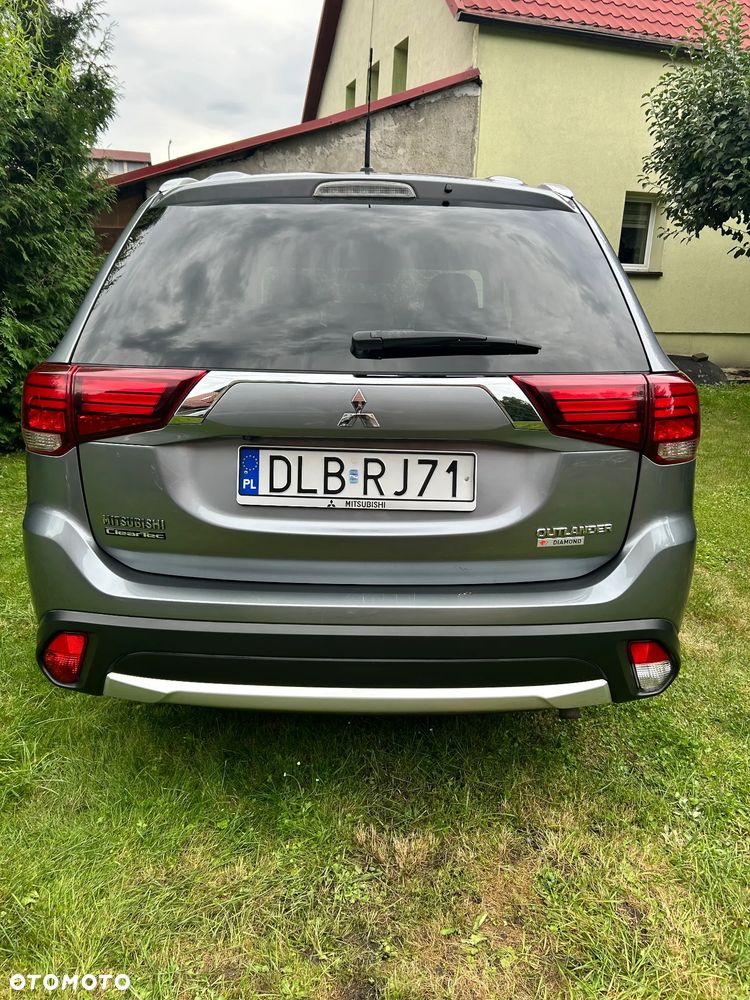 Mitsubishi Outlander 2.0 4WD CVT Diamant+ - 5