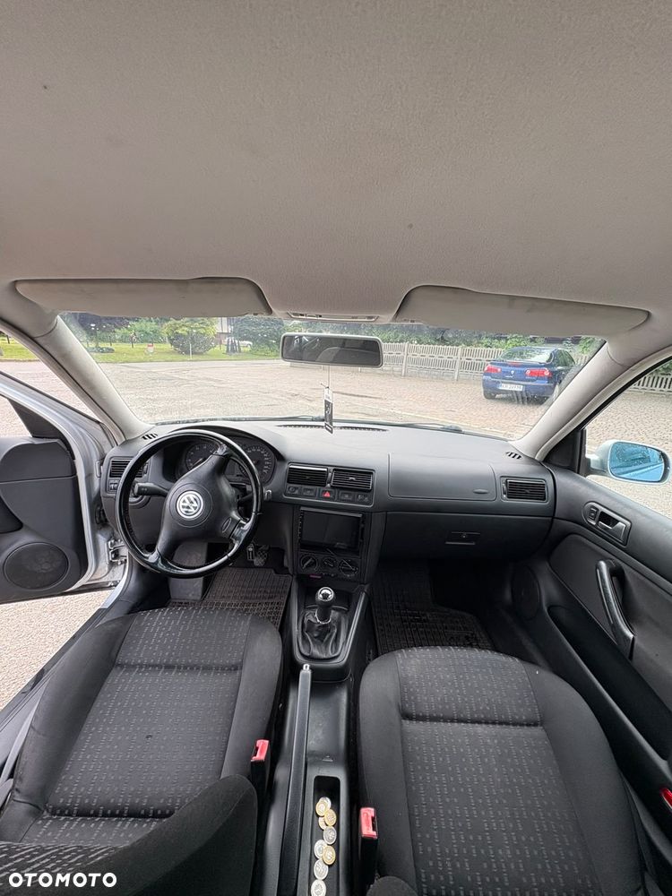 Volkswagen Golf 1.6 Comfortline - 10