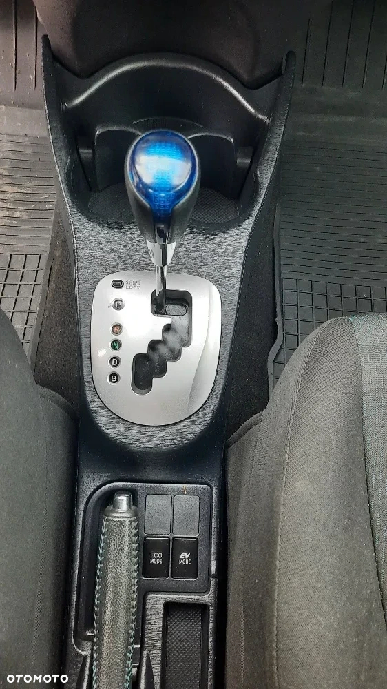Toyota Yaris Hybrid 100 Dynamic - 14